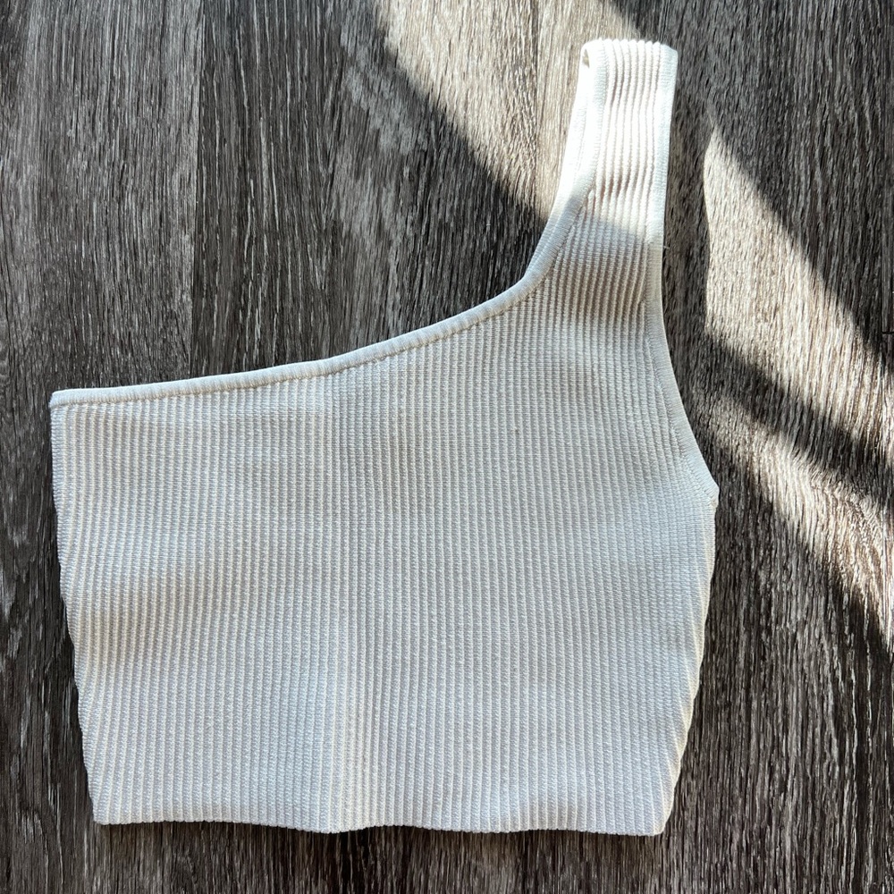 Aritzia Babaton Sculpt Knit tops - Picture 8 of 10